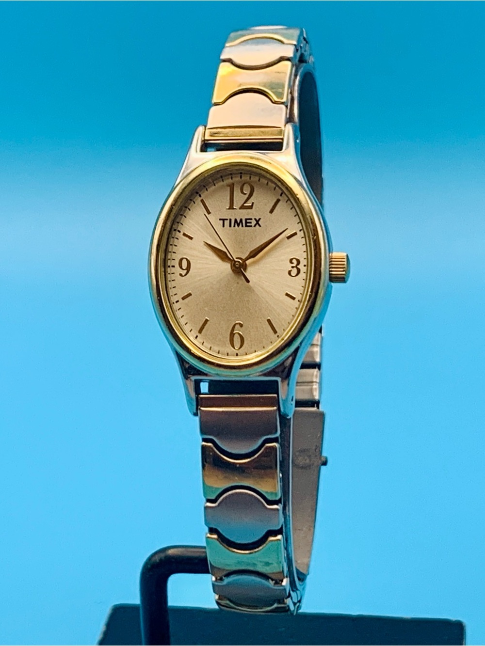 TIMEX CAVATINA Women’s Vintage 2005 Quartz Wristwatch Two Tone Works New Battery